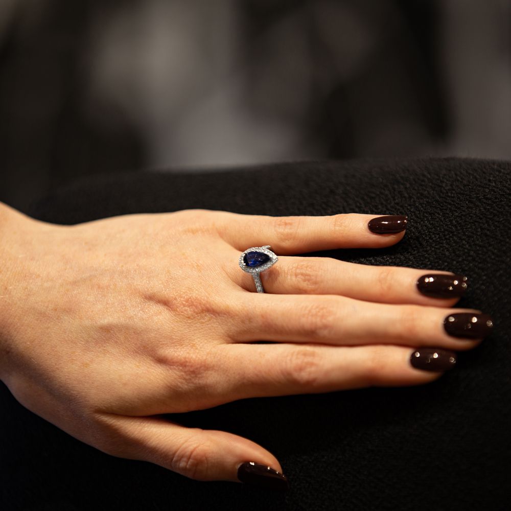 Platinum pear-cut sapphire engagement ring