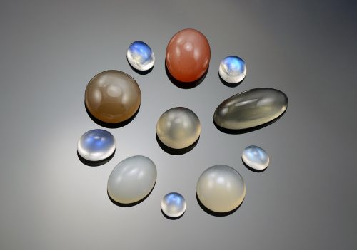 Meet the gemstone: Moonstone